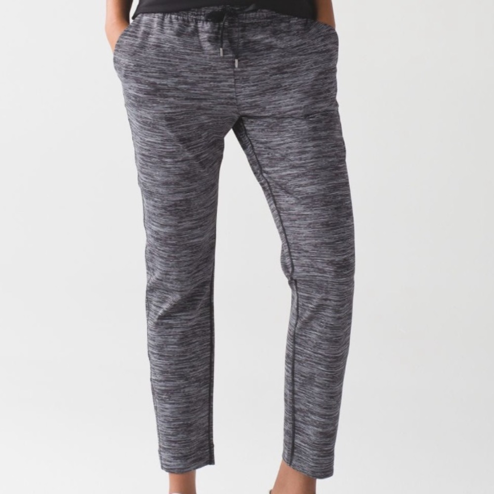 Size 4 Lululemon Jet Sweat Pant-BARELY WORN