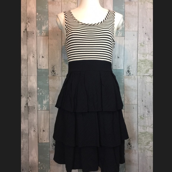 BCBGMaxAzria Dresses & Skirts - BCBG MaxAzria Midi Dress