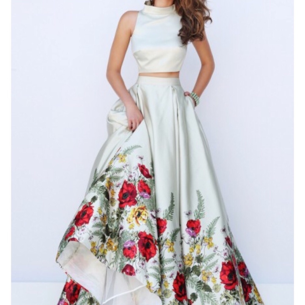 Sherri hill prom dress