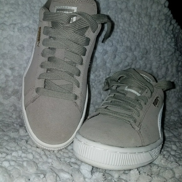 Shoes - Picture 2 of 4