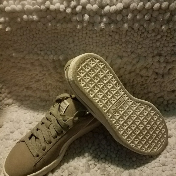 Shoes - Picture 4 of 4