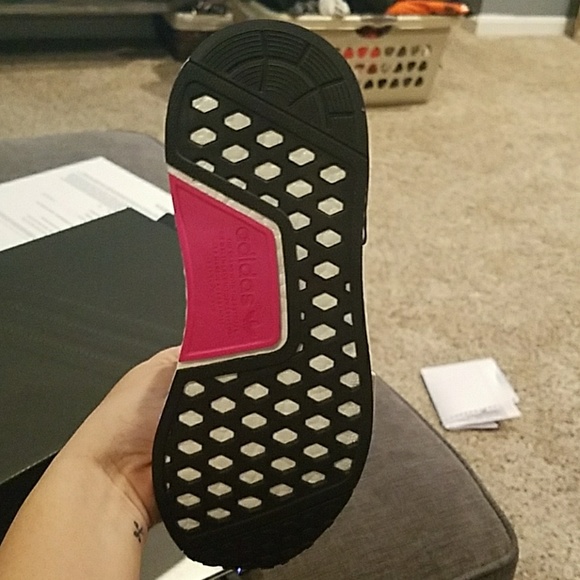 Adidas NMD R1 - Picture 2 of 4