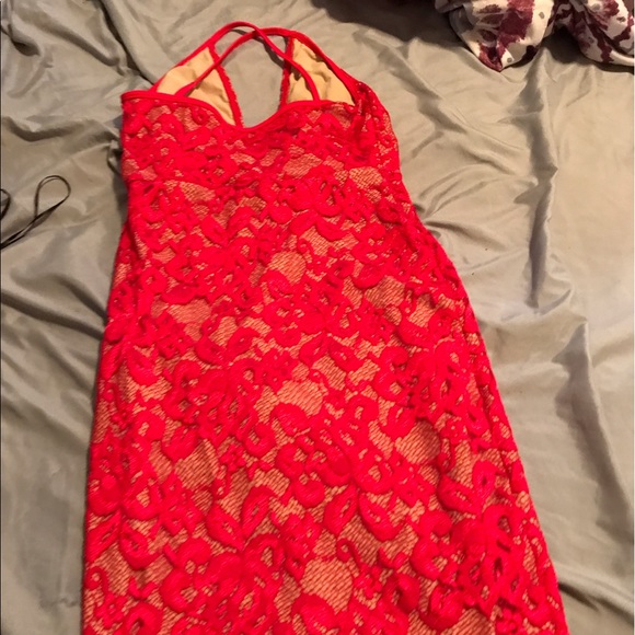Red lace dress - Picture 3 of 3