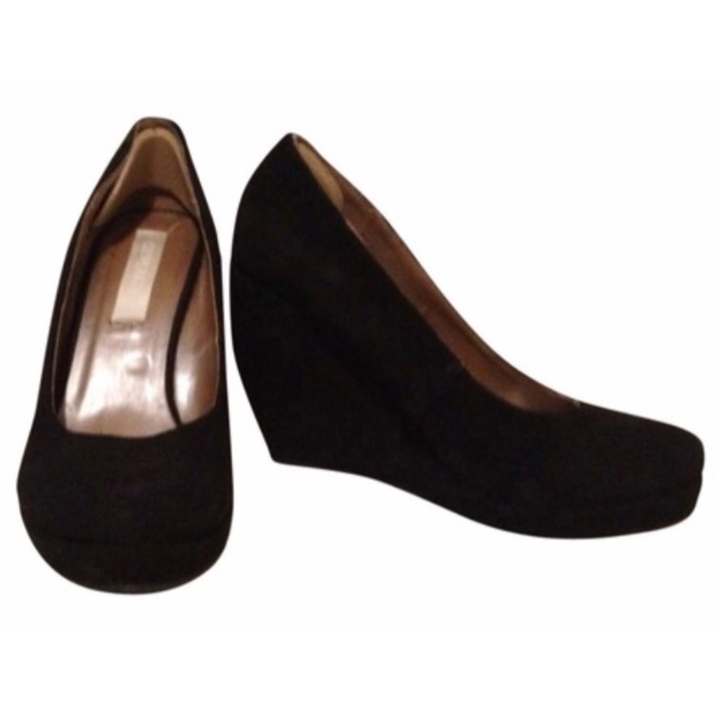 Cooperative black wedge heels