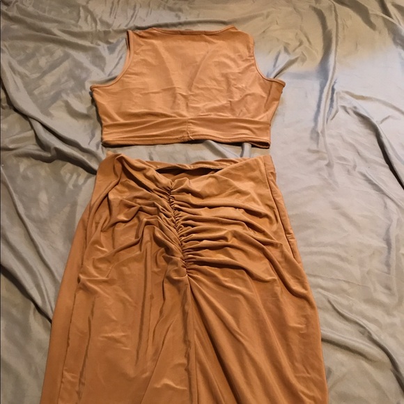 Two piece set - Picture 2 of 3