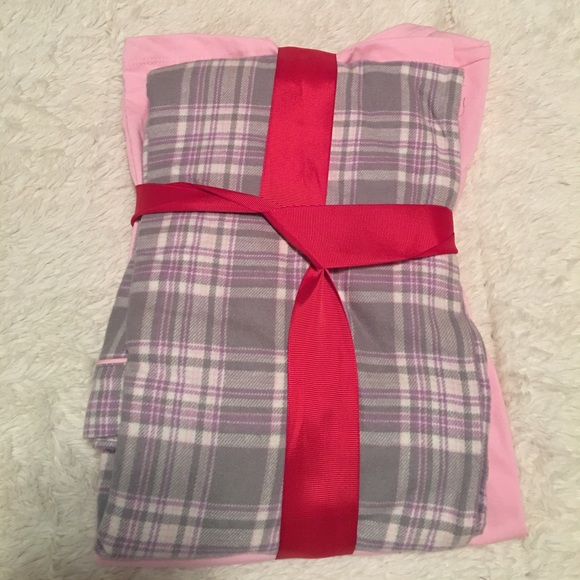 63 off intimate essentials Other NWT 🛋Intimate Essentials knit