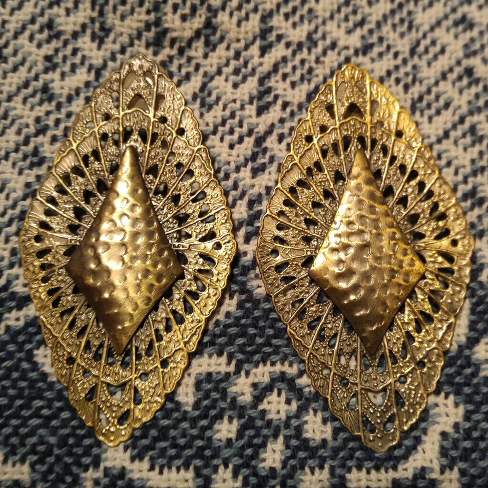 🌅Boho Bronze metal ornate earrings pierced