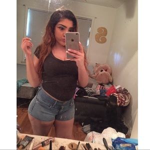 Meet your Posher, Sabrina