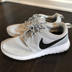 Nike Roshe ships next day!!