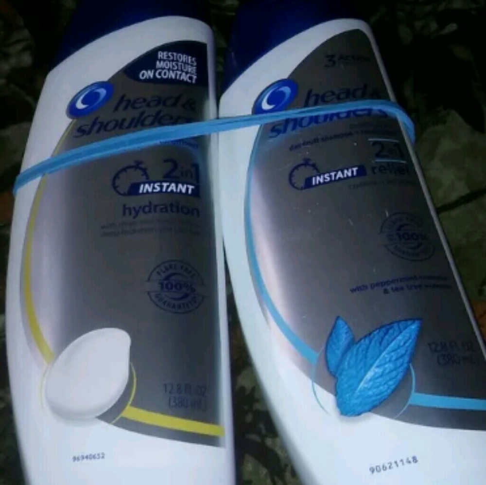 Head and shoulders shampoo instant relief 2 in 1