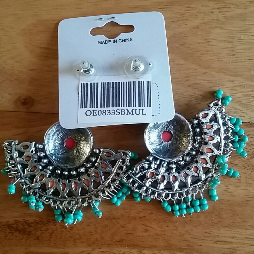 Sold FASHION LEADER JEWELRY EARRINGS - Picture 8 of 8