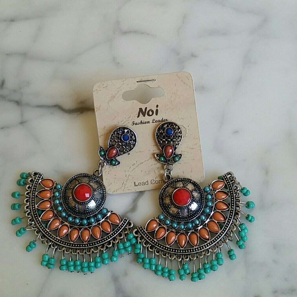 Sold FASHION LEADER JEWELRY EARRINGS - Picture 1 of 8