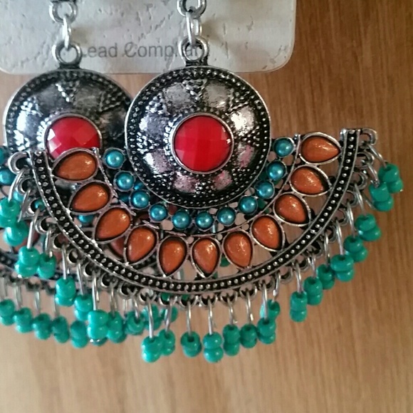 Sold FASHION LEADER JEWELRY EARRINGS - Picture 5 of 8