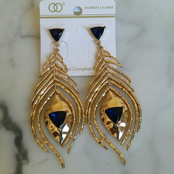 FASHION LEADER Jewelry - SOLD LEADER JEWELRY EARRINGS PROM