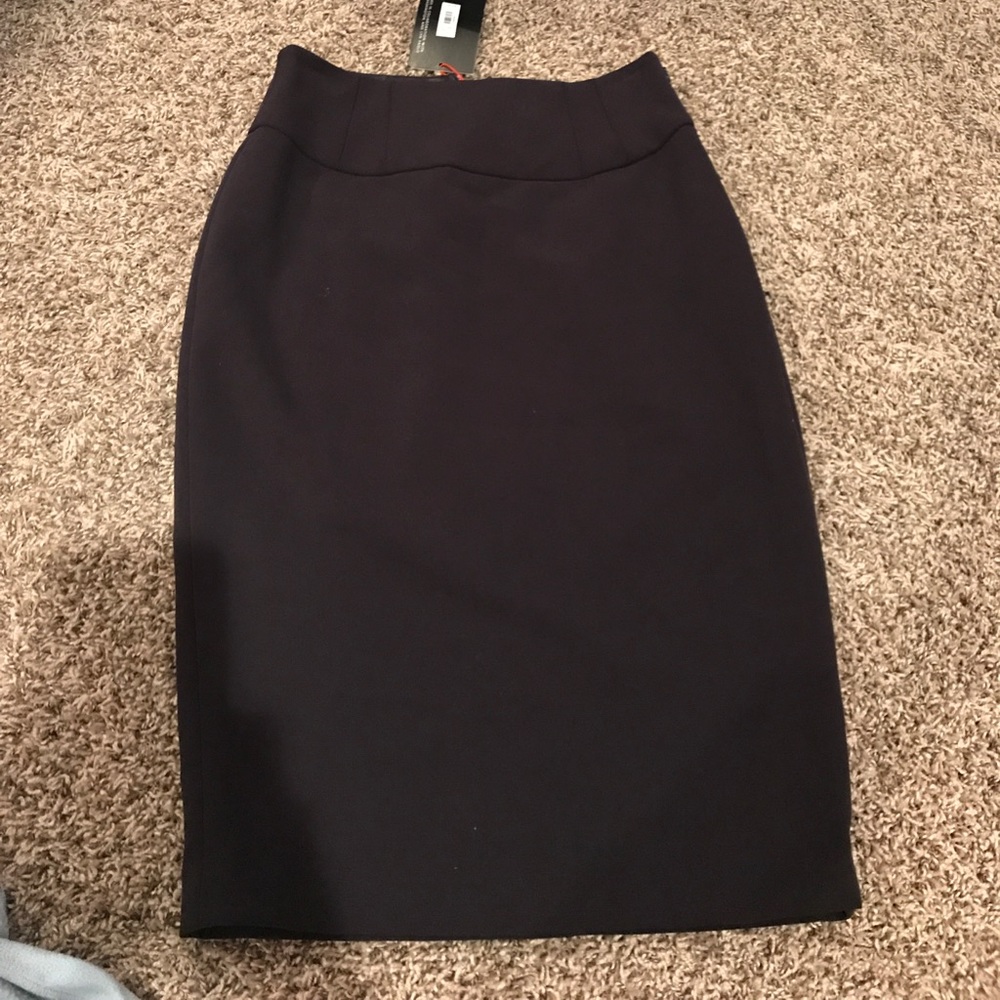 Limited skirt