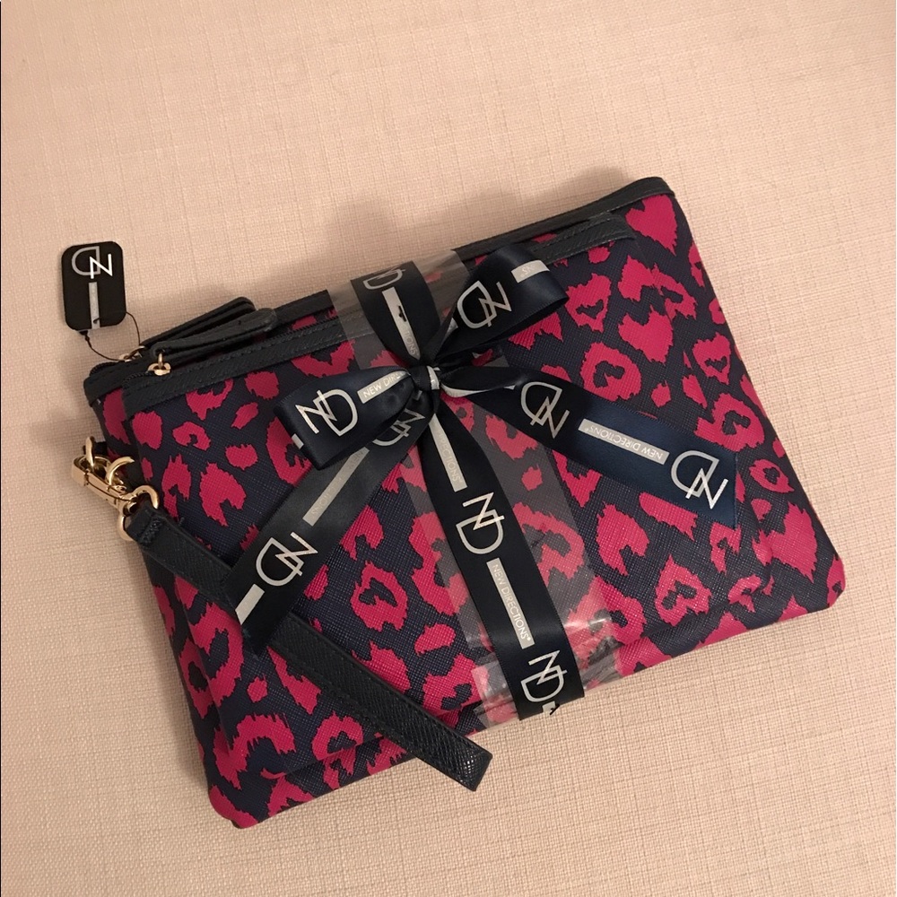 New Direction clutch NWT
