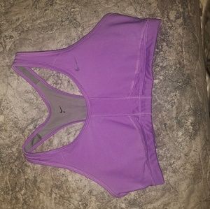 NIKE VENTED MEDIUM IMPACT SPORTS BRA
