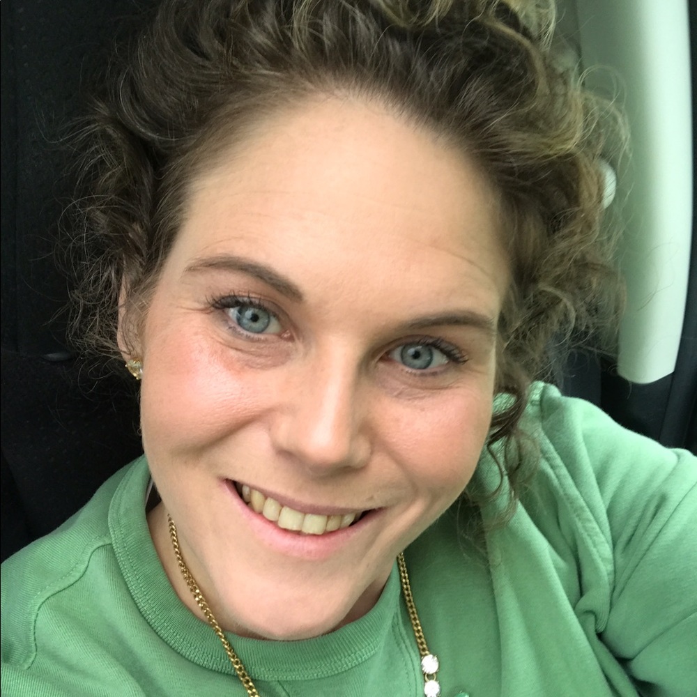 Meet your Posher, Courtney