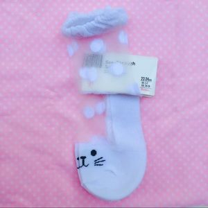 Clear kitty ankle socks