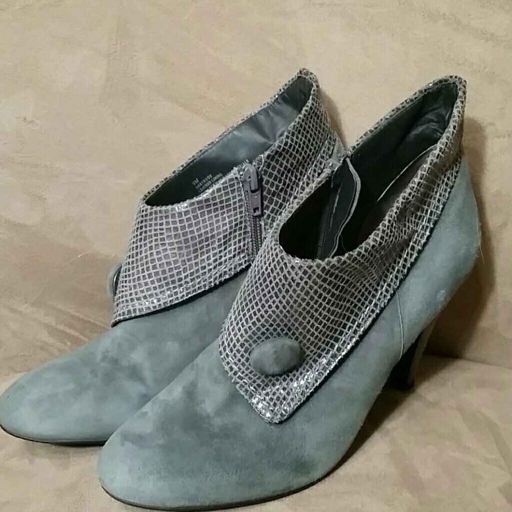Grey Gertrude Two Lips Ankle Boots