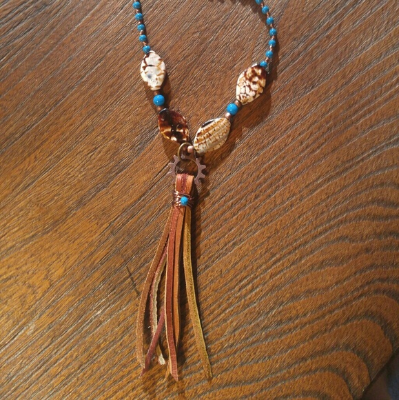 Leather and stone necklace - Picture 1 of 3