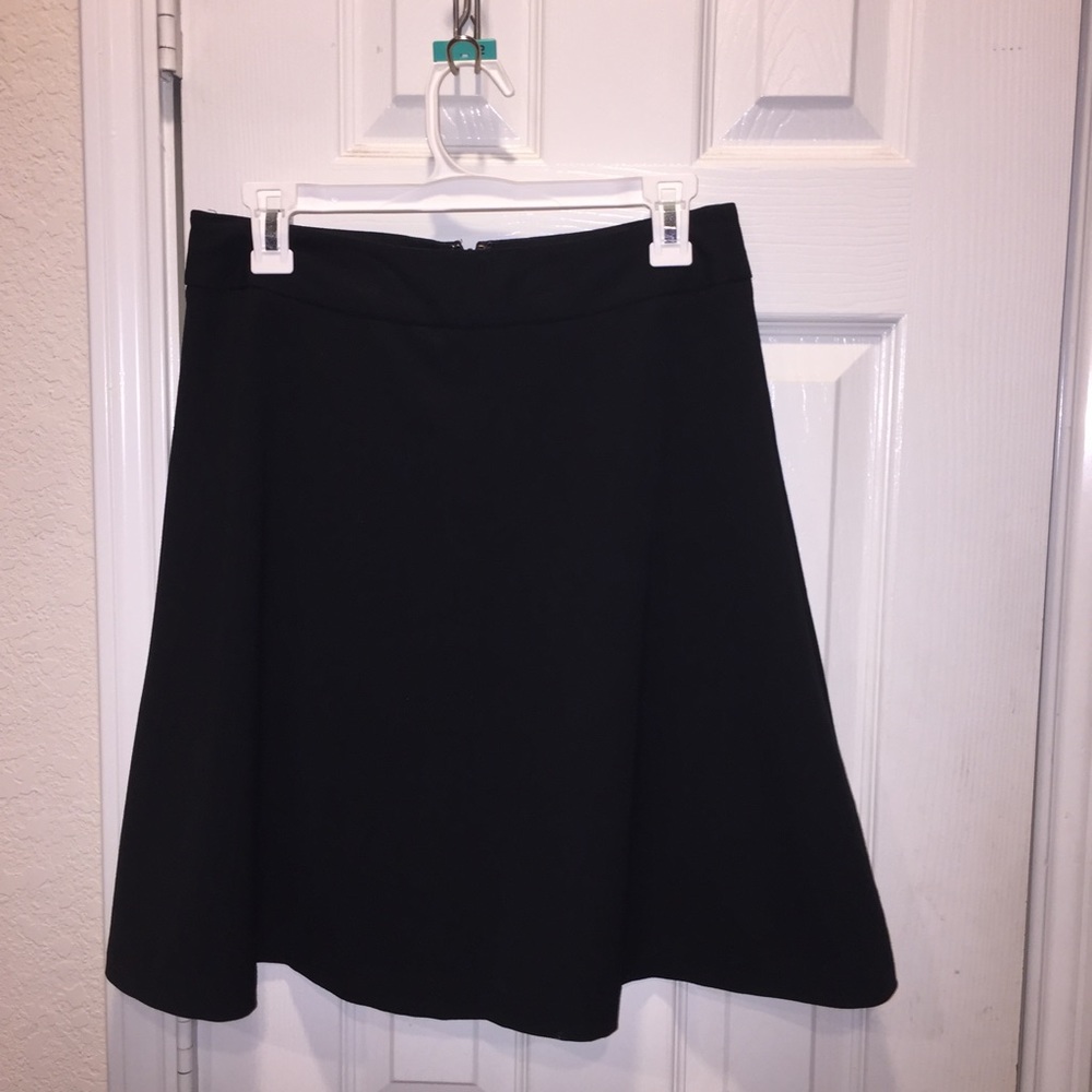 Women's Size 0 "WHBM" Black Skirt with Lining- EUC