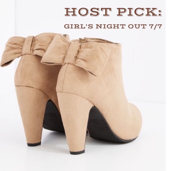 Shoes - 🎉SALE🎉Taupe bow tie booties
