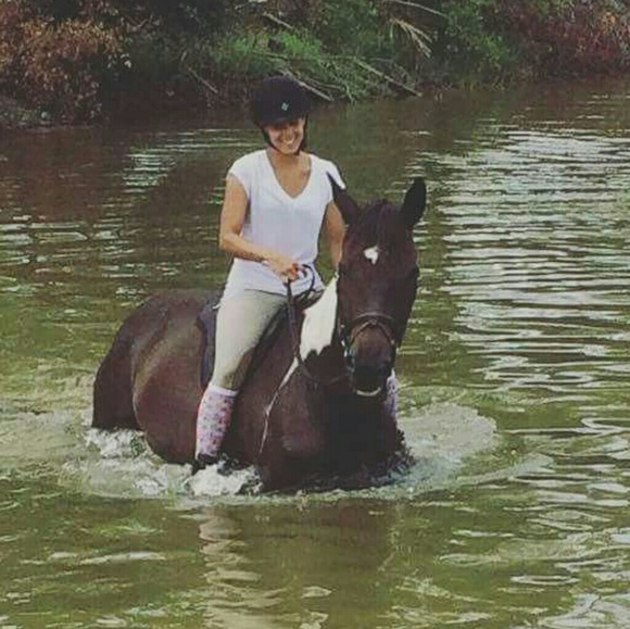 Meet your Posher, Amanda - Picture 1 of 1