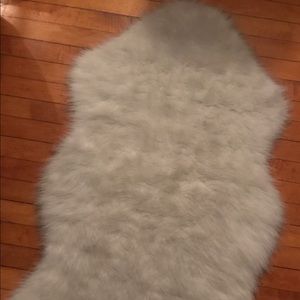 Fur mat decor