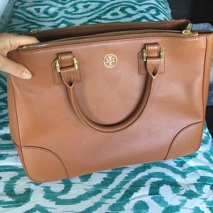 Tory Burch Robinson bag with strap