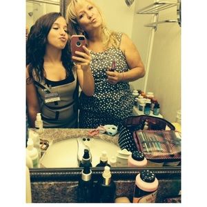 Meet your Posher, Teresa