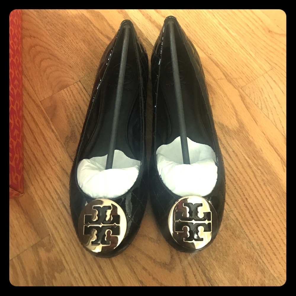 Tory Burch black patent quilted flats BMWT!