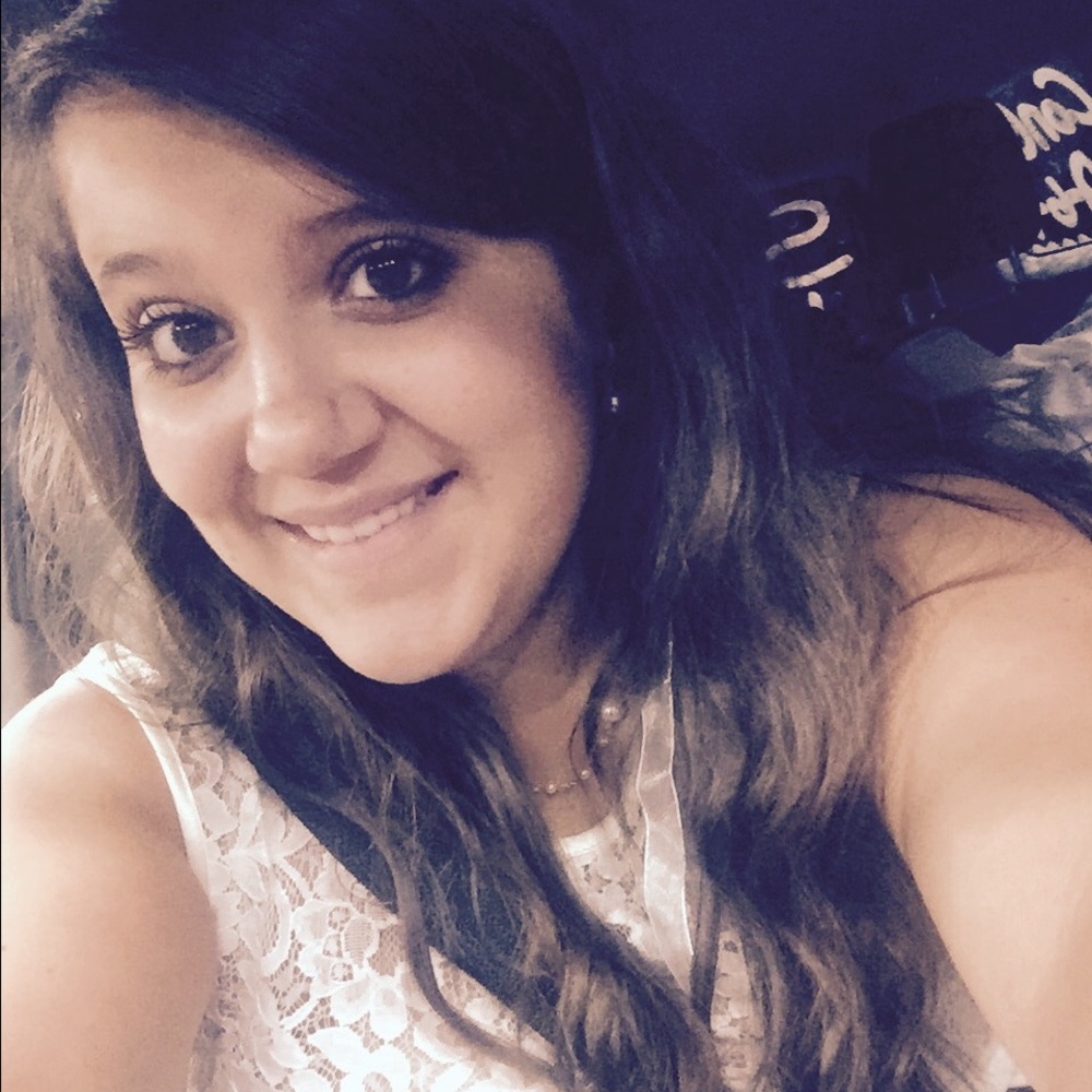 Meet your Posher, Danielle