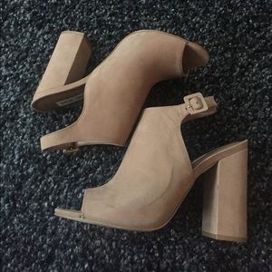 Steve Madden- sueded leather peep toe shoes.