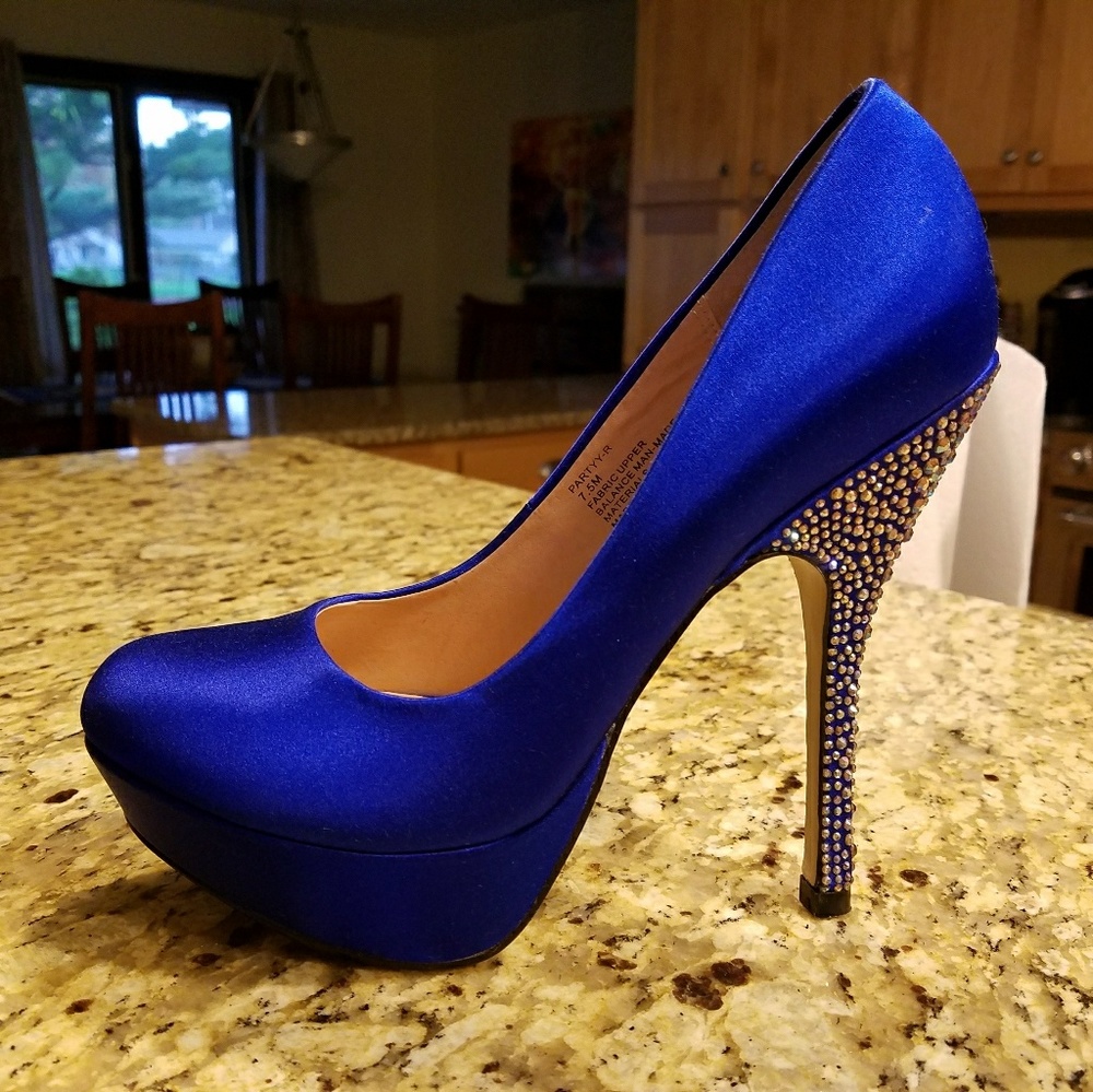 Never worn blue satin steve madden heels