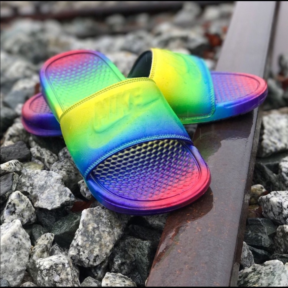 Custom slides • Sneakers