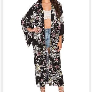 Auguste the Label. She lives free kimono.