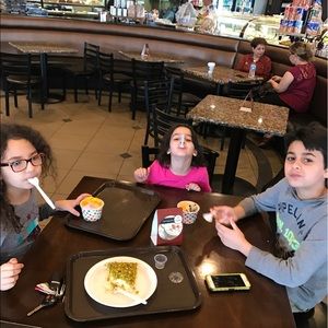 Meet your Posher, Firas