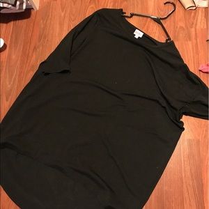 SOLID BLACK IRMA. SIZE LARGE.