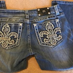 Miss Me cuffed Capri