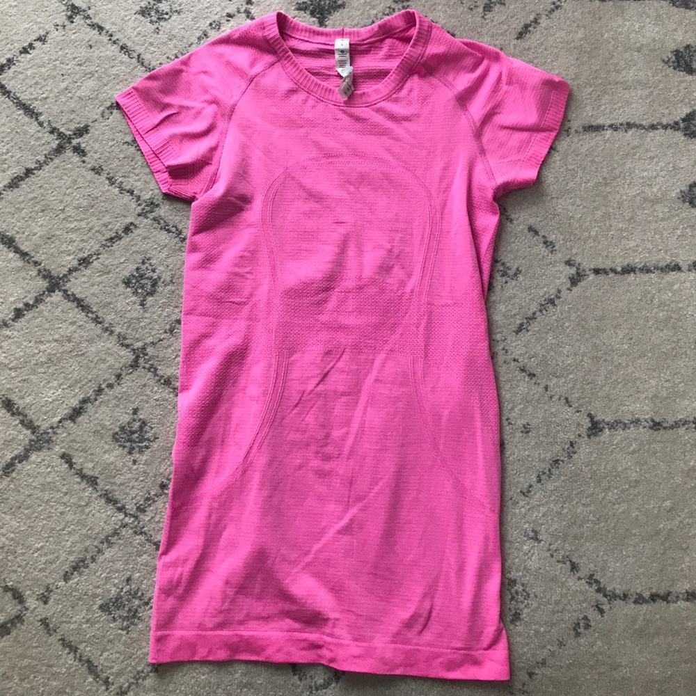 Lululemon short sleeve top