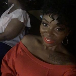 Meet your Posher, Angela