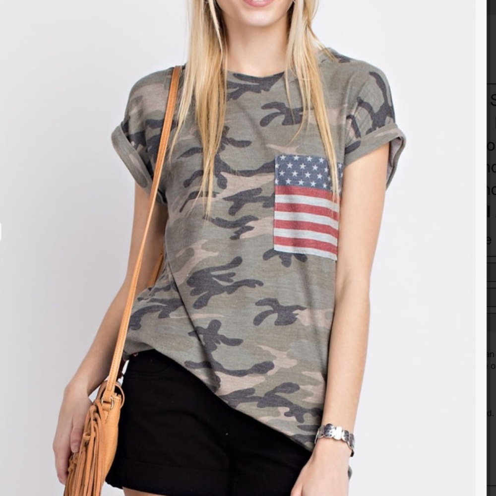 🇺🇸Camouflage top with American flag pocket🇺🇸
