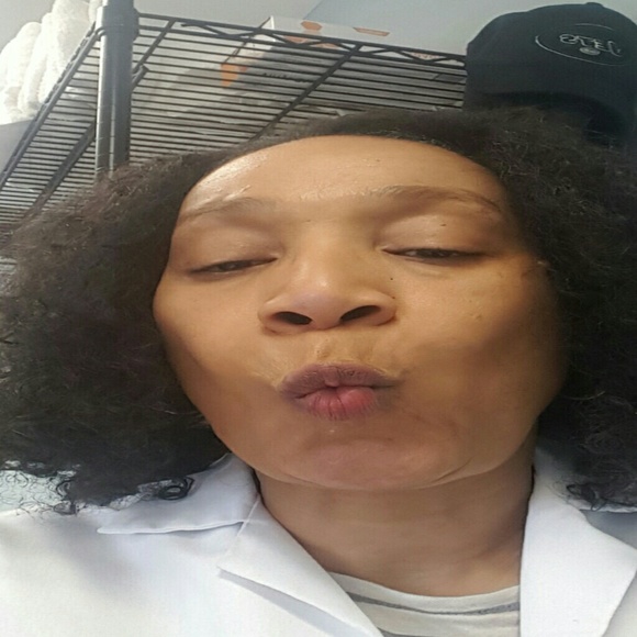 Meet your Posher, Darline - Picture 1 of 1