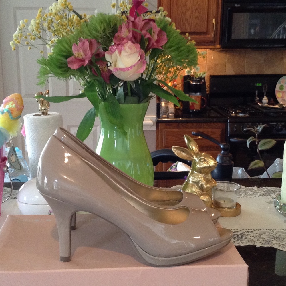 Bandolino NUDE Patent Leather Pumps