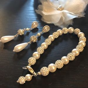 Crystal and pearl drop earrings and bracelet set