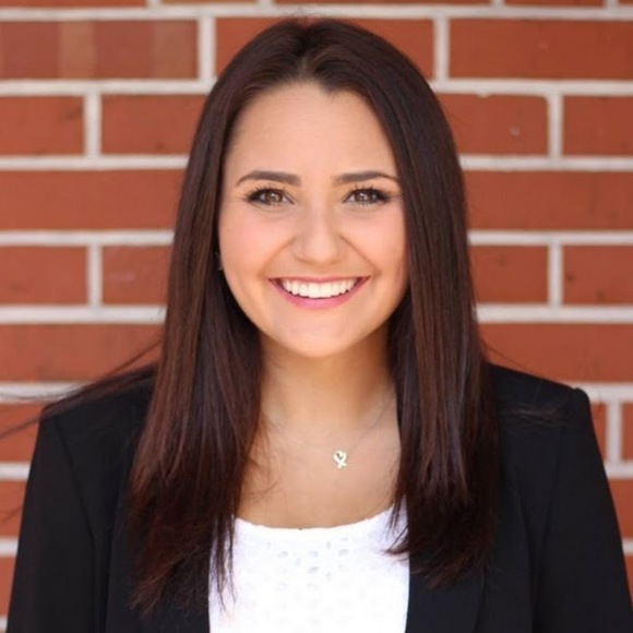 Meet your Posher, Julie - Picture 1 of 1