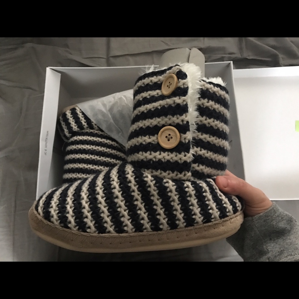 Never been worn! Steve Madden Kozzee Slippers