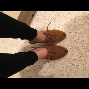 Guess peep-toe heels