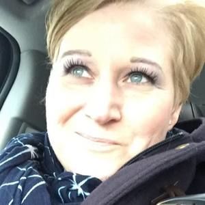 Meet your Posher, Debbie